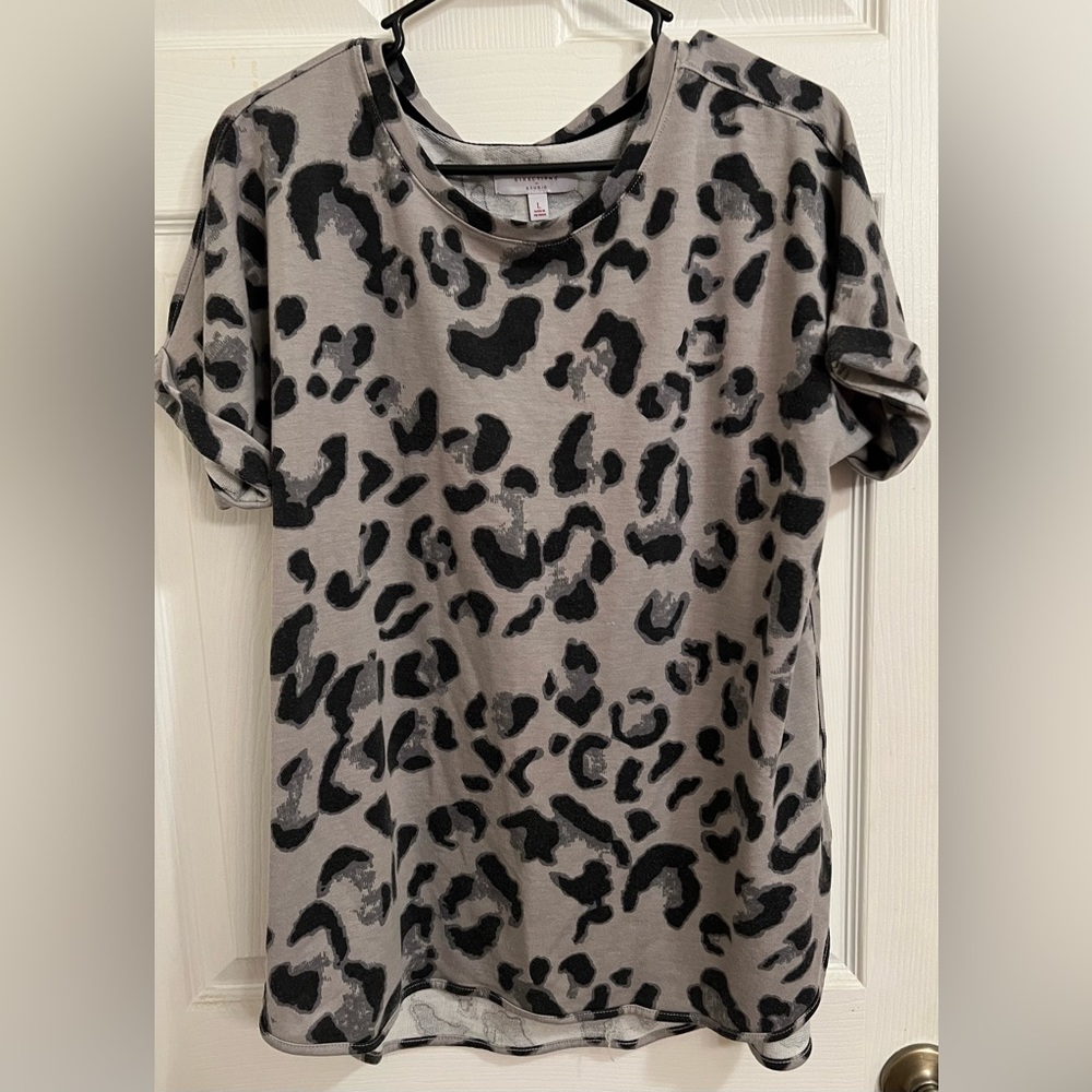 New Directions studio cheetah leopard print shirt size L